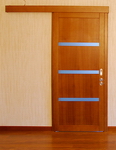 Розсувні дерев'яні двері